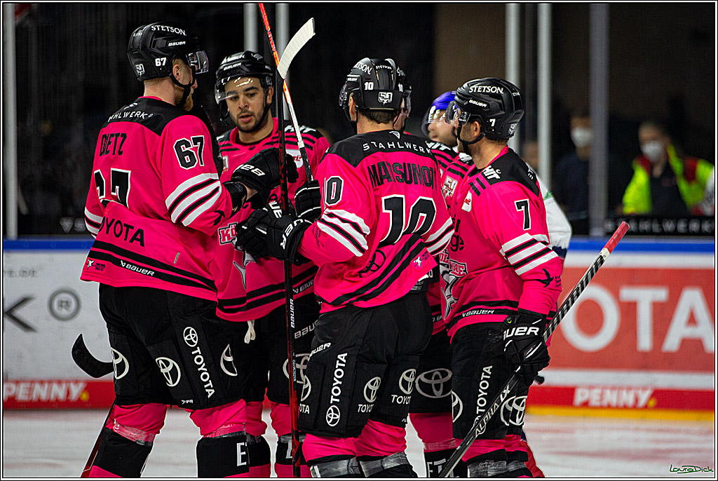 PENNY DEL; Koelner Haie- Eisbaeren Berlin; Koeln, 16.10.2022